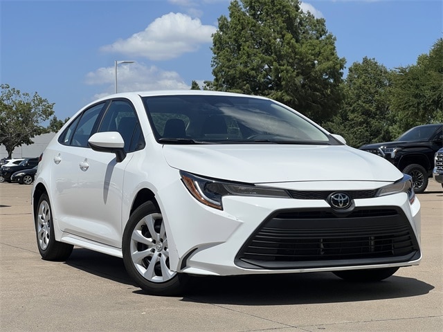 Used 2024 Toyota Corolla LE with VIN 5YFB4MDE3RP108366 for sale in Northfield, Minnesota