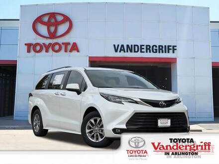 2026 Toyota Sienna XLE 8 Passenger Van Passenger Van