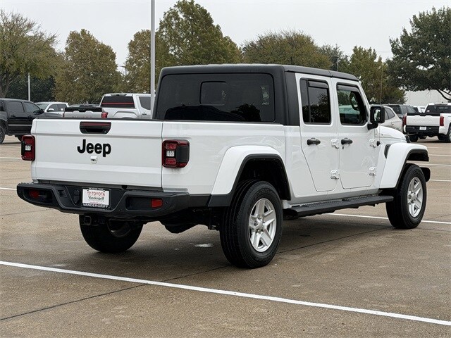 2022 Jeep Gladiator Sport photo 3