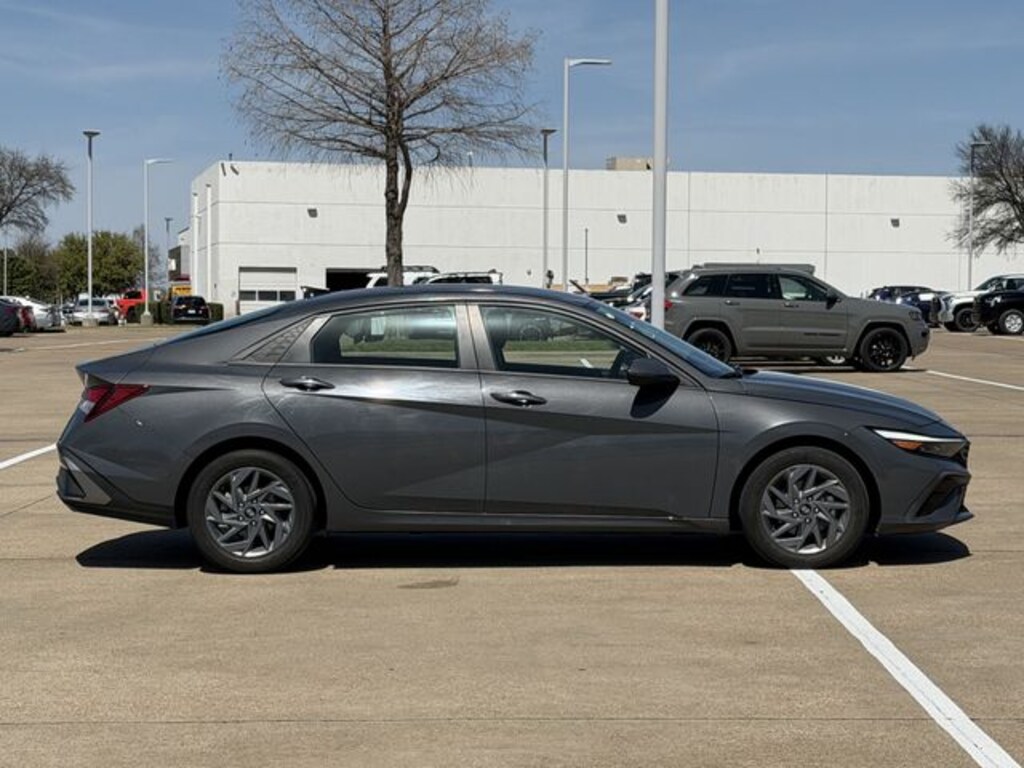 Used 2024 Hyundai Elantra SEL Sedan