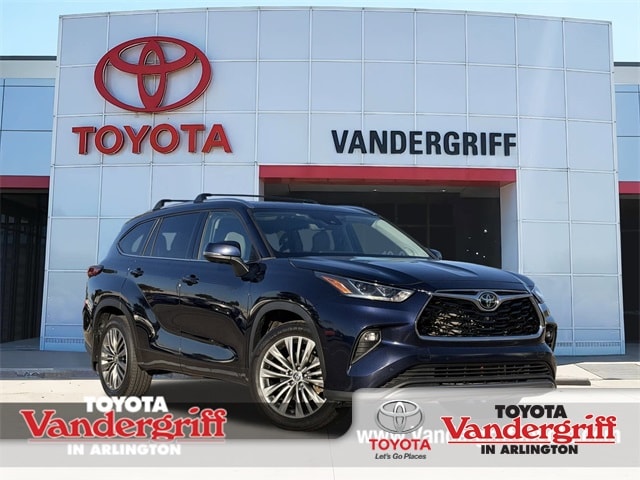 2022 Toyota Highlander Platinum's photo