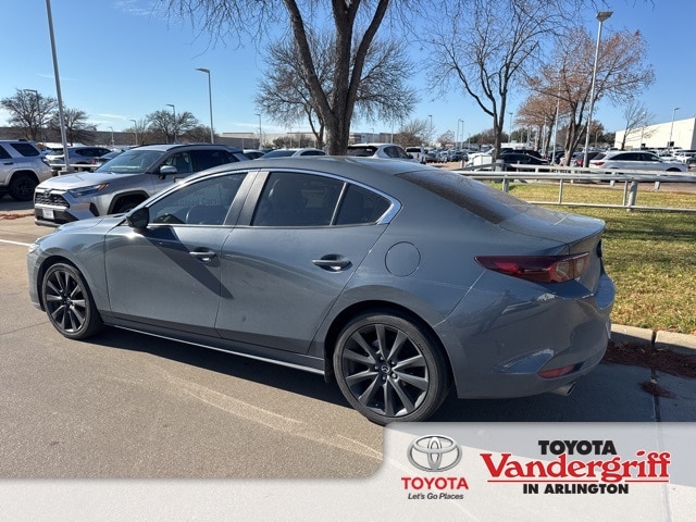 2024 Mazda Mazda3 Carbon Edition