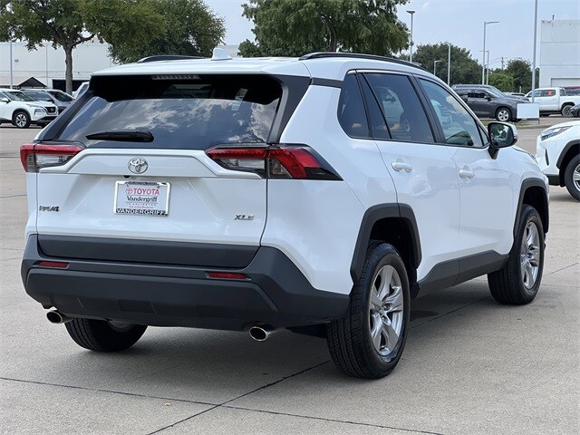 2024 Toyota RAV4 XLE photo 4