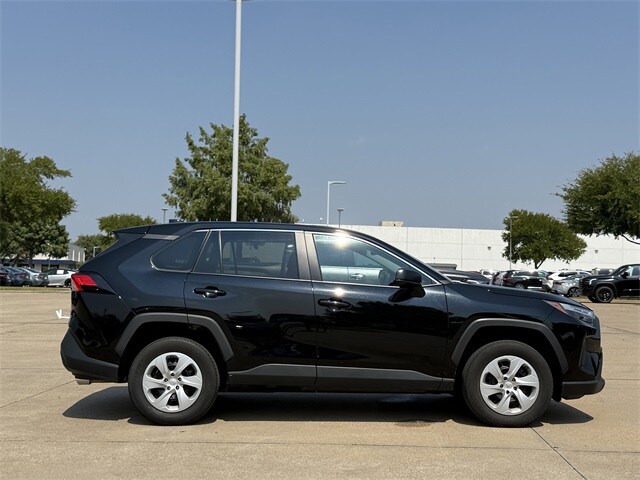 2024 Toyota RAV4 LE photo 2