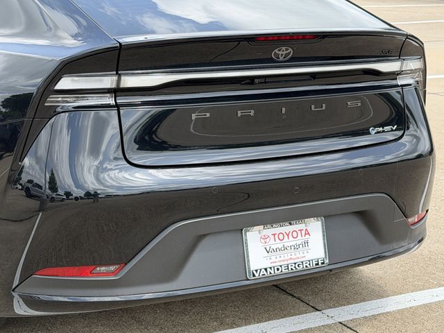2026 Toyota Prius Plug-in Hybrid SE - Photo 6
