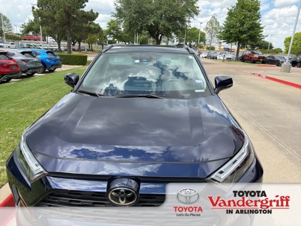 Used 2025 Toyota RAV4 XLE SUV