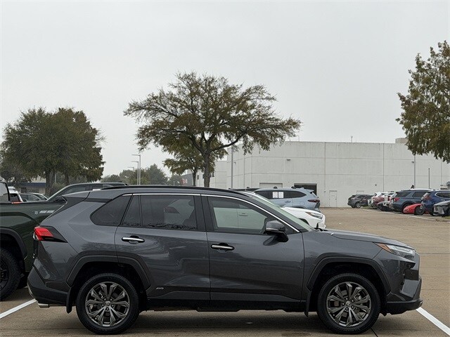 2024 Toyota RAV4 Hybrid Limited photo 3