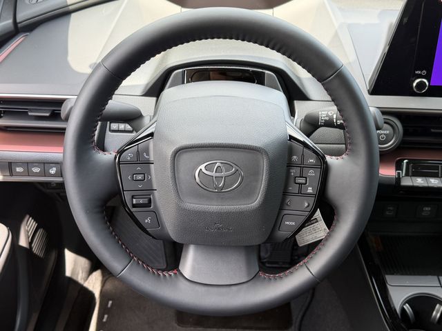 2026 Toyota Prius Plug-in Hybrid SE - Photo 13