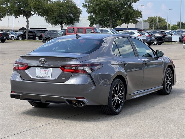 2024 Toyota Camry SE photo 4