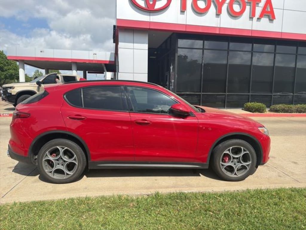 Used 2018 Alfa Romeo Stelvio Base SUV