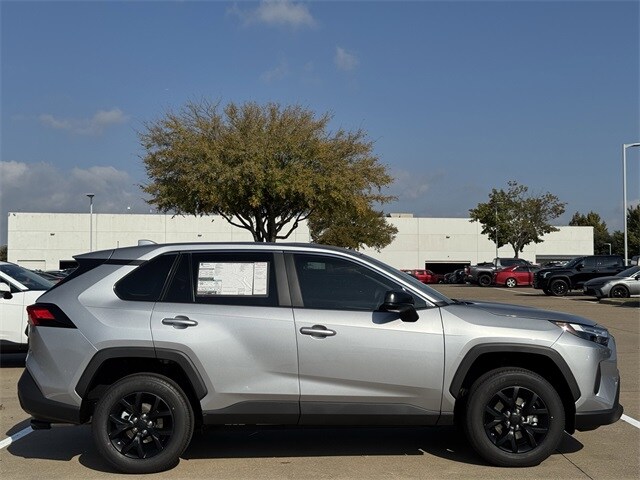 2025 Toyota RAV4 LE photo 3