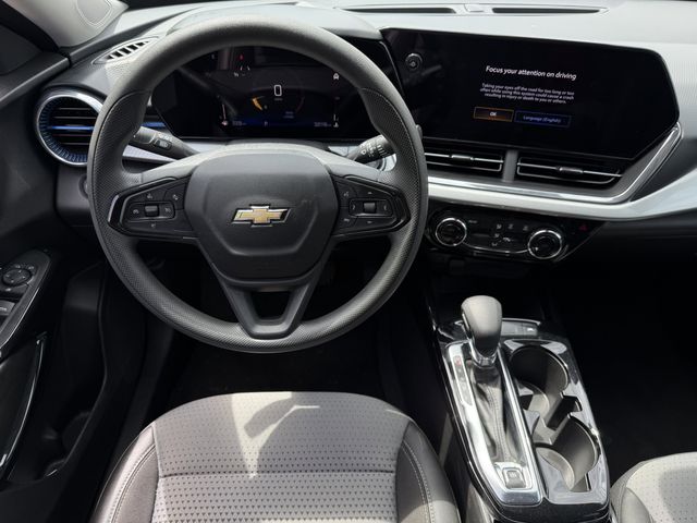 2025 Chevrolet Trax LT - Photo 12