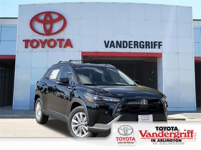 2026 Toyota Corolla Cross LE's photo