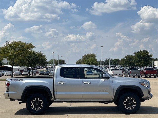 2022 Toyota Tacoma TRD Off-Road photo 3