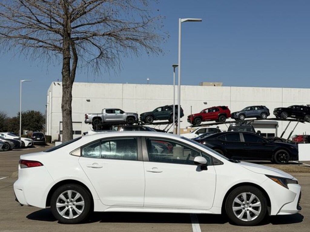 Certified 2025 Toyota Corolla LE Sedan