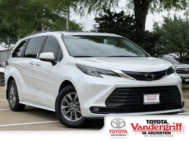 New 2026 Toyota Sienna XLE 8 Passenger Van Passenger Van Arlington, TX