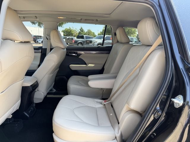 2024 Toyota Highlander Platinum - Photo 28