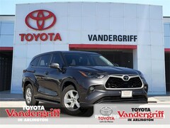 Used 2024 Toyota Highlander LE SUV Arlington