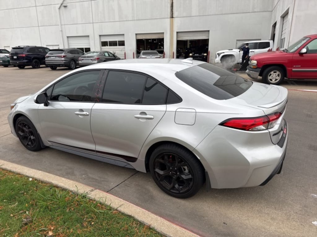 Used 2025 Toyota Corolla SE Sedan