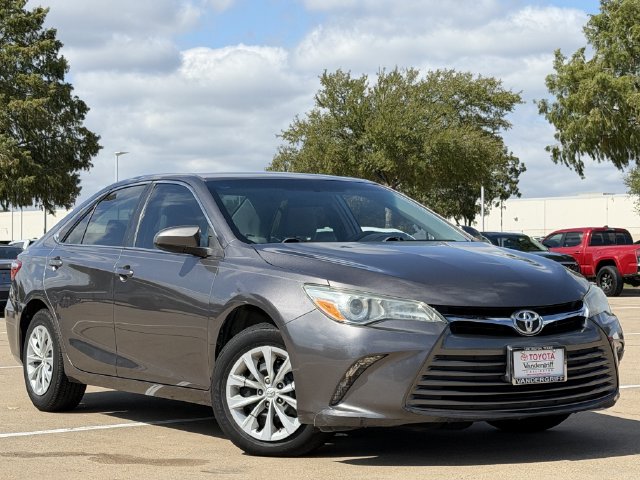 New 2017 Toyota Camry LE Sedan