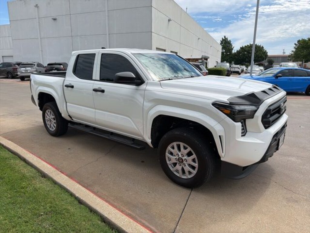 Used 2025 Toyota Tacoma SR Truck Double Cab