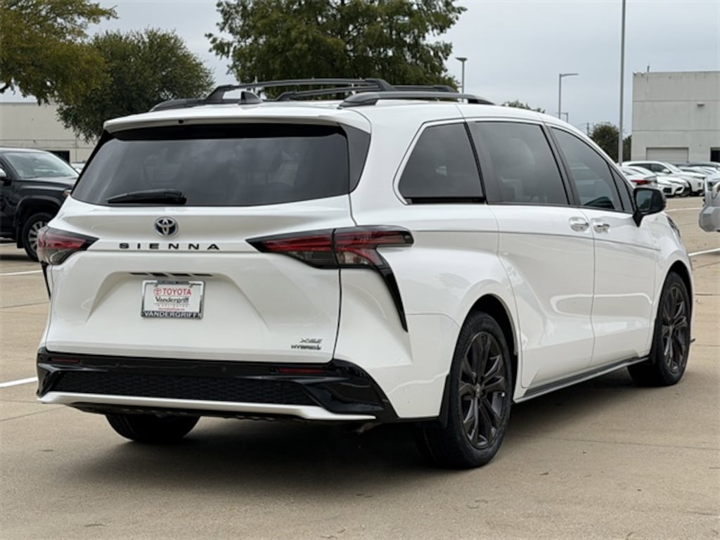 Certified 2022 Toyota Sienna XSE Van Passenger Van