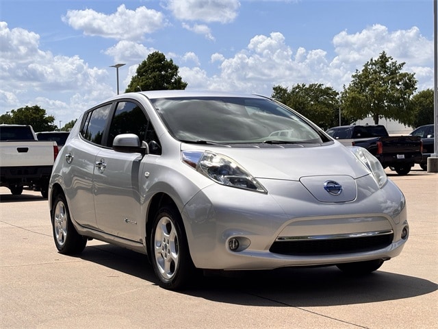 Used 2011 Nissan LEAF SL with VIN JN1AZ0CP3BT001988 for sale in Arlington, TX