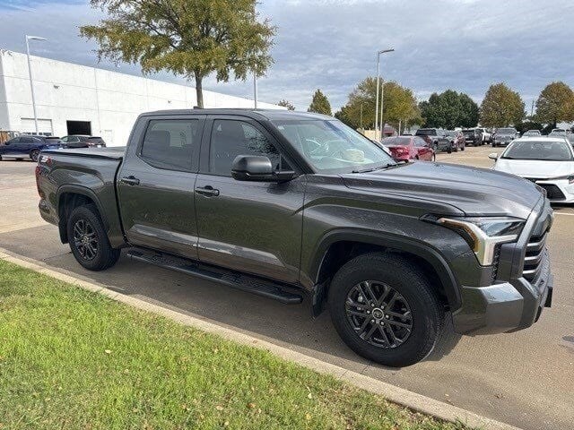 2024 Toyota Tundra SR5 photo 2