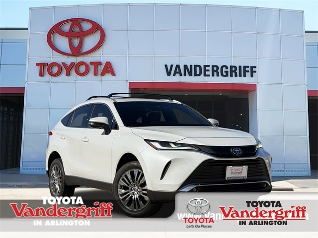 2024 Toyota Venza XLE's photo