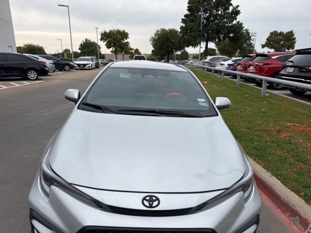 Used 2025 Toyota Corolla SE Sedan