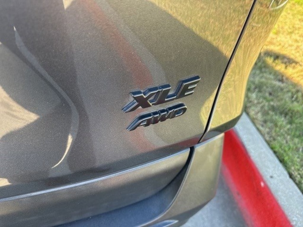 Used 2019 Toyota RAV4 XLE SUV