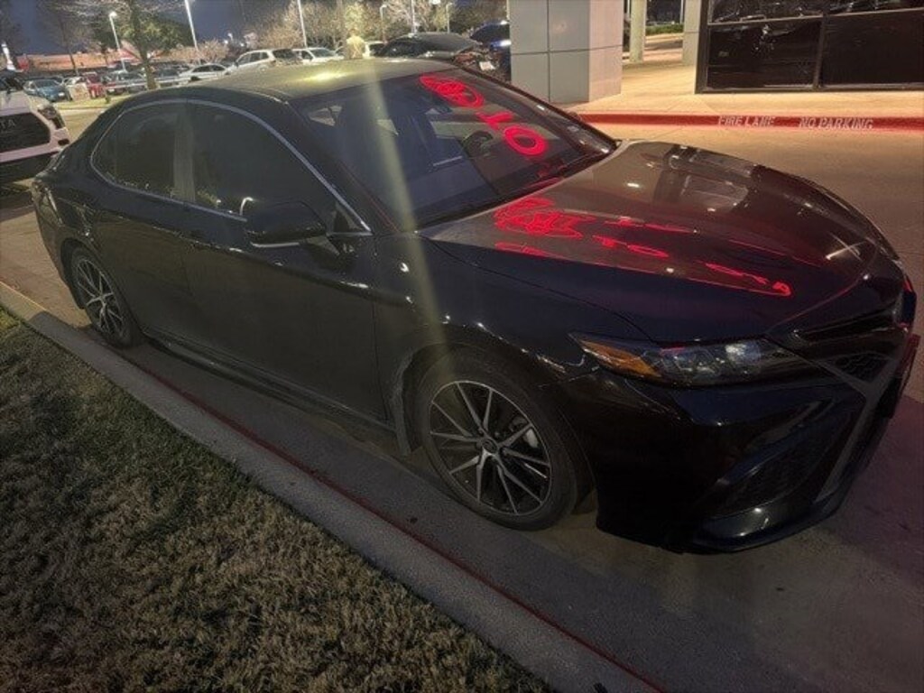 Used 2024 Toyota Camry Hybrid SE Sedan