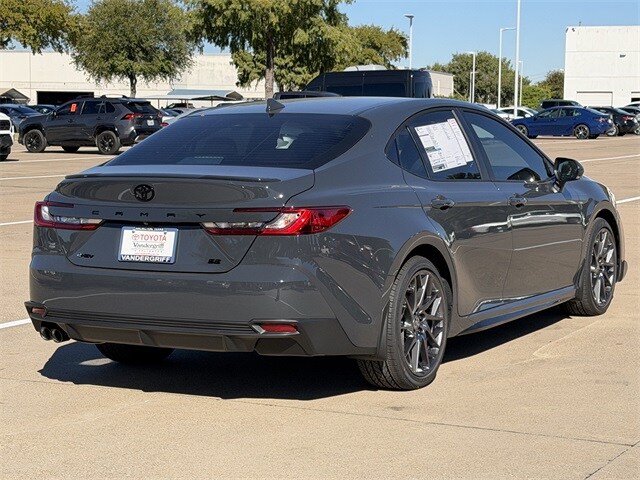 2026 Toyota Camry SE photo 4