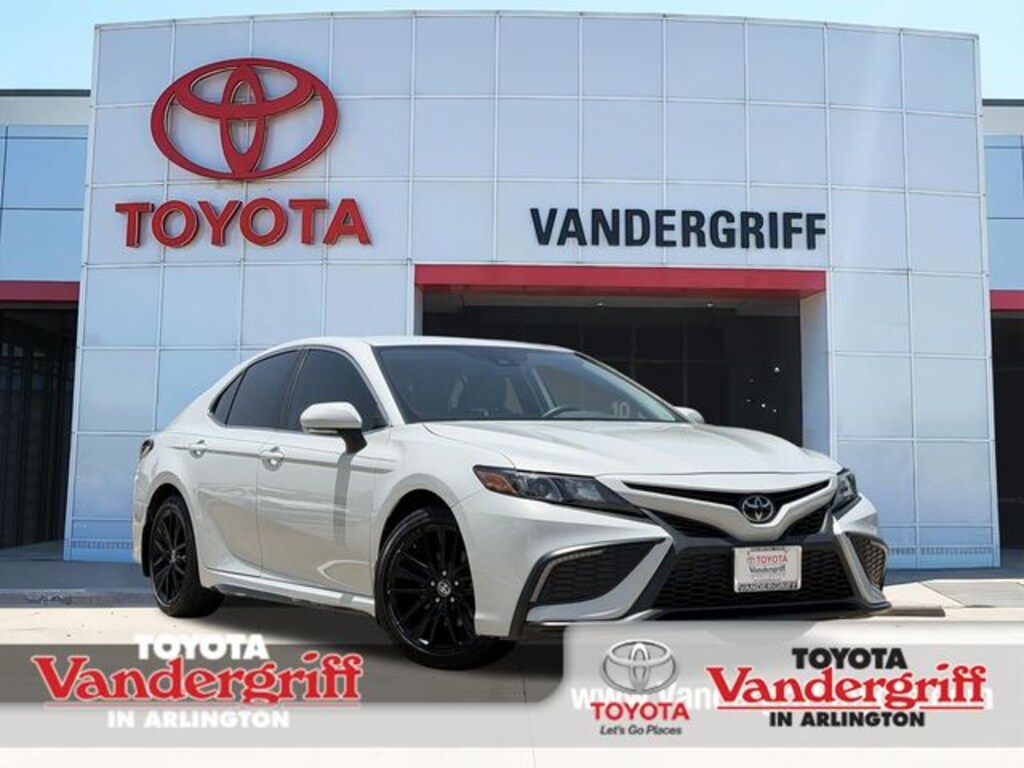 Used 2024 Toyota Camry SE Sedan