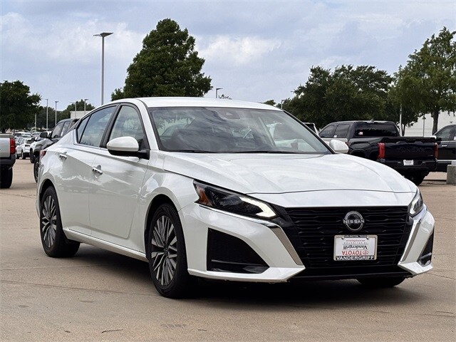 Used 2023 Nissan Altima SV with VIN 1N4BL4DV8PN383475 for sale in Arlington, TX
