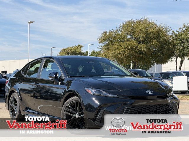 Used 2025 Toyota Camry SE Sedan Arlington