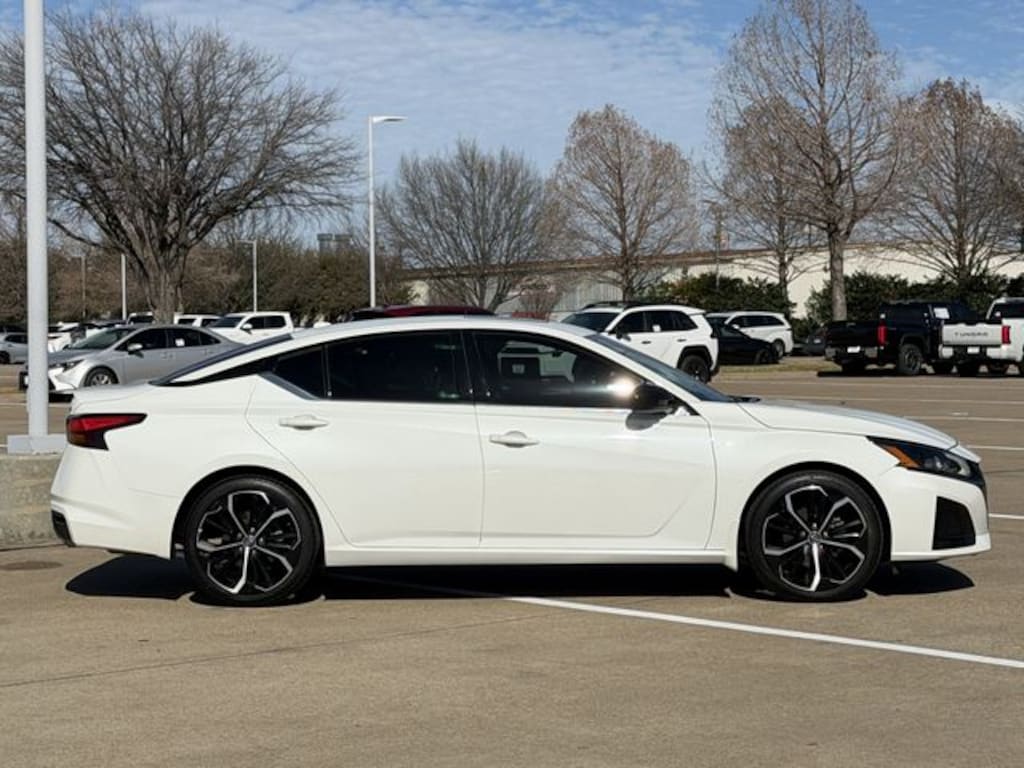 Used 2024 Nissan Altima 2.5 SR Sedan