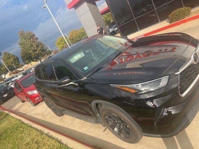 2022 Toyota Highlander L photo 3