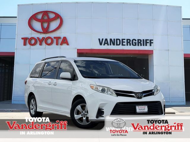 2019 Toyota Sienna LE