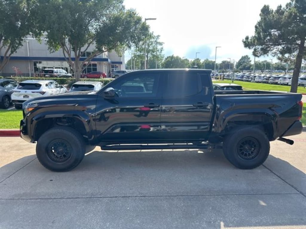 Used 2025 Toyota Tacoma SR Truck Double Cab