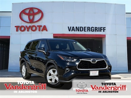 2024 Toyota Highlander LE SUV