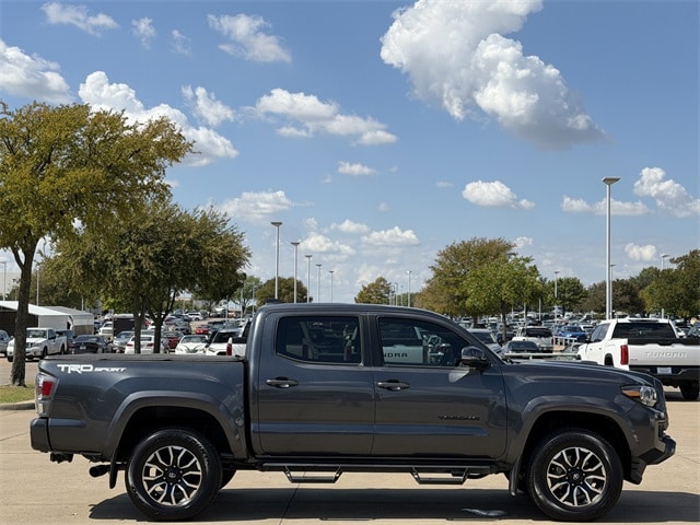 2022 Toyota Tacoma TRD Sport photo 3