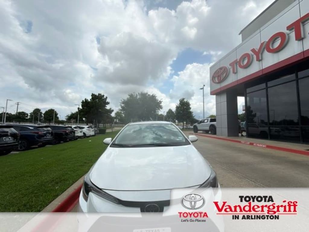 Used 2025 Toyota Corolla LE Sedan