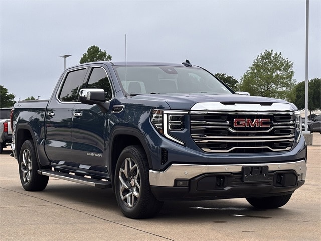 Used 2024 GMC Sierra 1500 SLT with VIN 3GTUUDED9RG272113 for sale in Arlington, TX