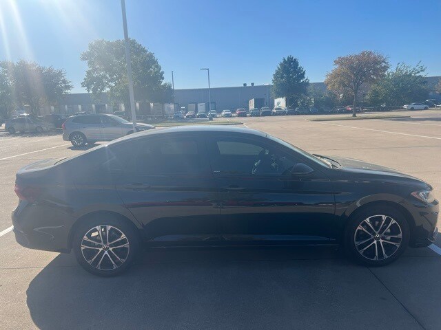 2025 Volkswagen Jetta 1.5T Sport photo 2