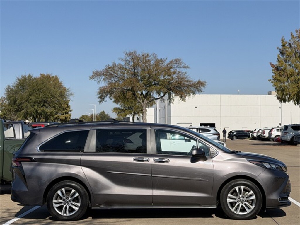 Certified 2024 Toyota Sienna XLE Van Passenger Van