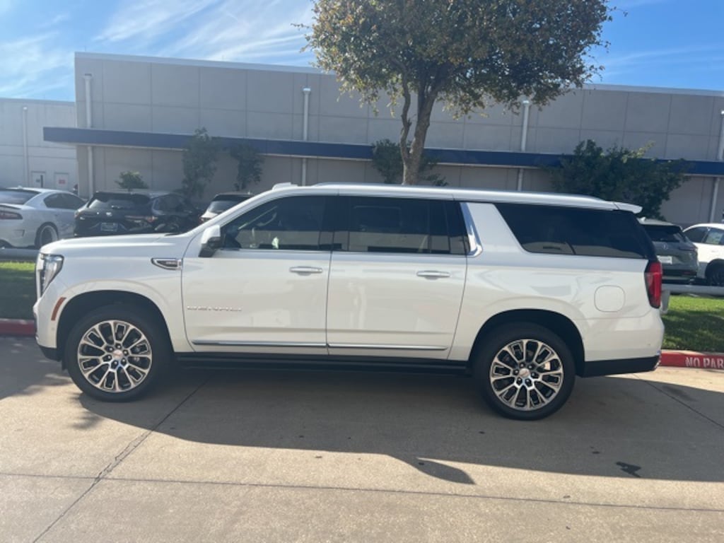 Used 2025 GMC Yukon XL Denali SUV
