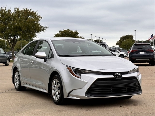 Used 2023 Toyota Corolla LE with VIN 5YFB4MDE1PP052067 for sale in Arlington, TX