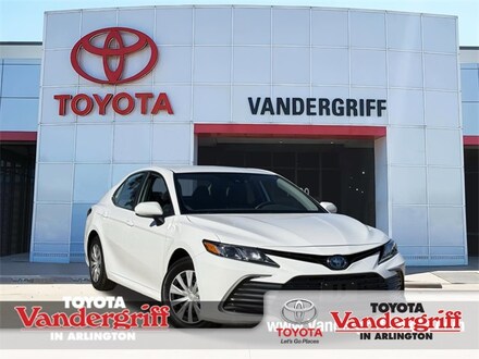 2024 Toyota Camry Hybrid LE Sedan