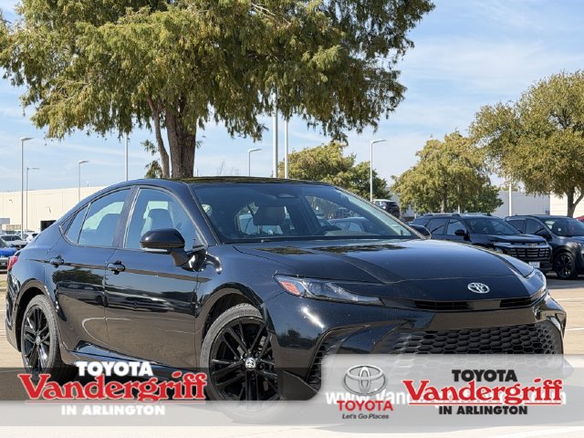 Used 2025 Toyota Camry SE Sedan Arlington